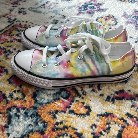 NWOT girls tie-dye converse - Picture 2 of 4